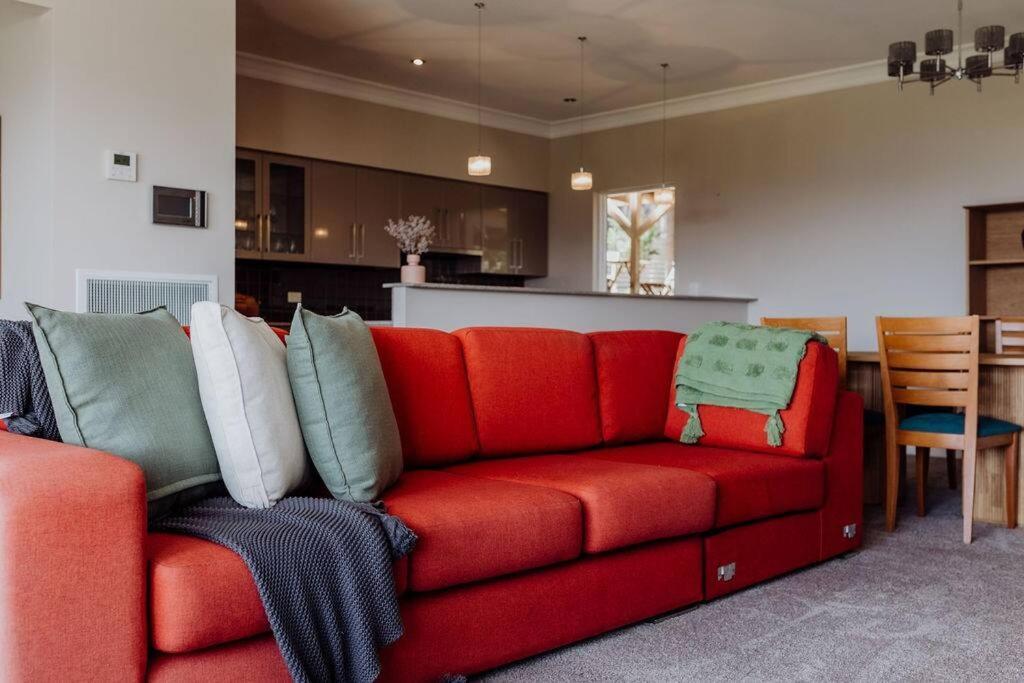 Apartment On James Бичено Екстериор снимка