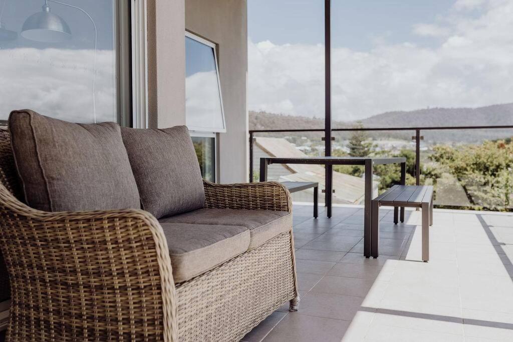 Apartment On James Бичено Екстериор снимка