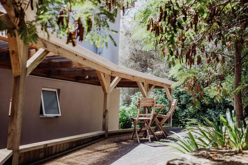 Apartment On James Бичено Екстериор снимка