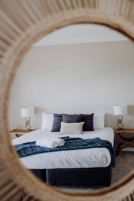 Apartment On James Бичено Екстериор снимка
